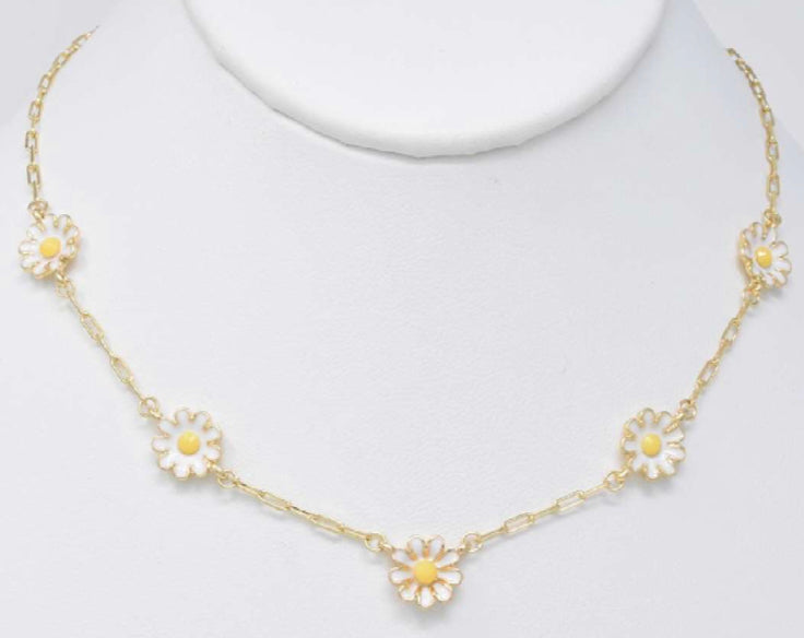 Daisy Flower Necklace with Gold Chain